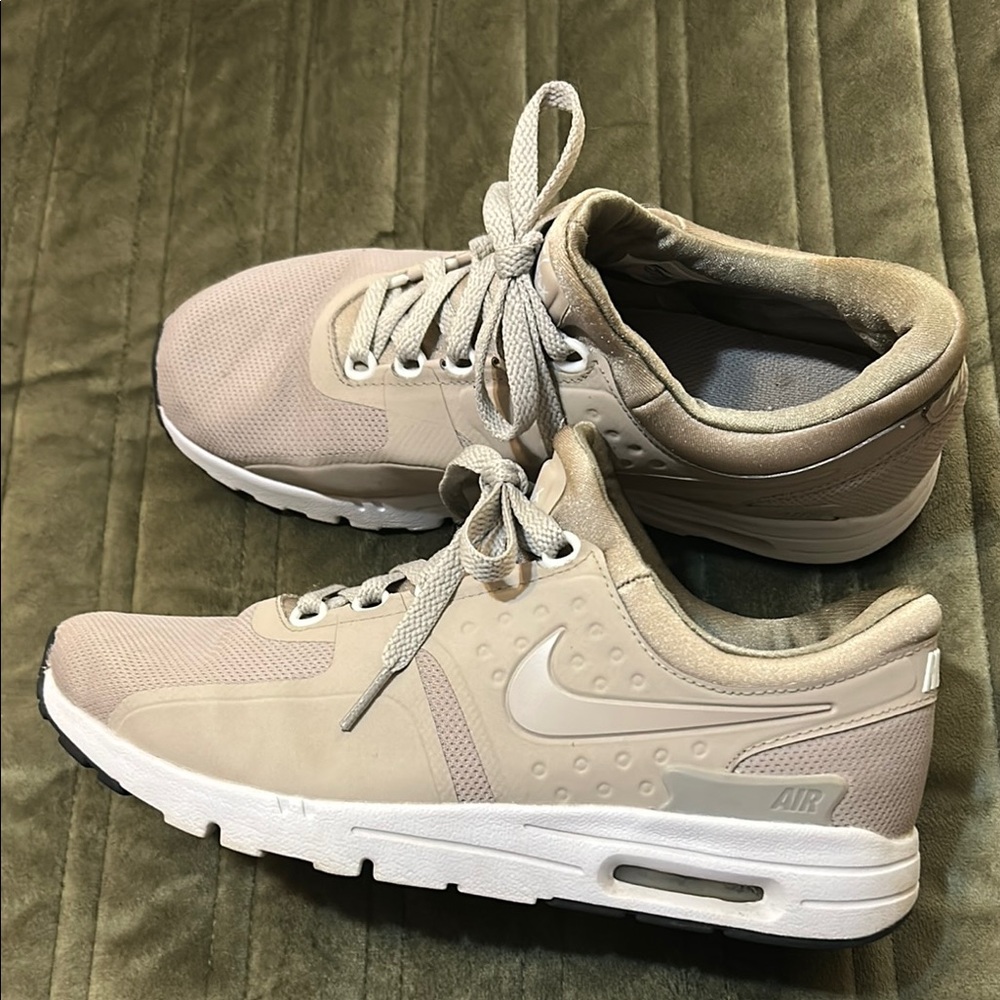 Nike Air Max Beige Sneakers